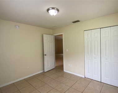 523 Silver Way Drive - Photo Thumbnail 11
