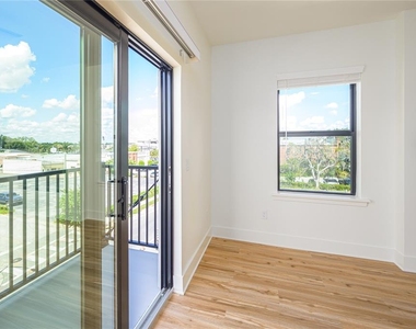 419 Se 1st Avenue - Photo Thumbnail 11
