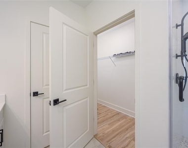 419 Se 1st Avenue - Photo Thumbnail 9