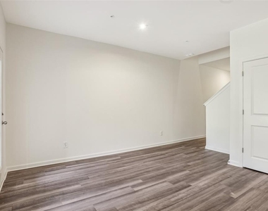 2587 Grey Hawk Drive, - Photo Thumbnail 27