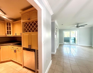 926 Lake Destiny Road - Photo Thumbnail 3