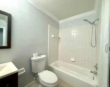 926 Lake Destiny Road - Photo Thumbnail 8