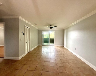 926 Lake Destiny Road - Photo Thumbnail 6
