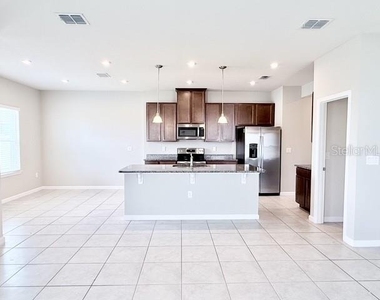 63 Berlin Avenue - Photo Thumbnail 5