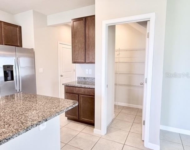 63 Berlin Avenue - Photo Thumbnail 8