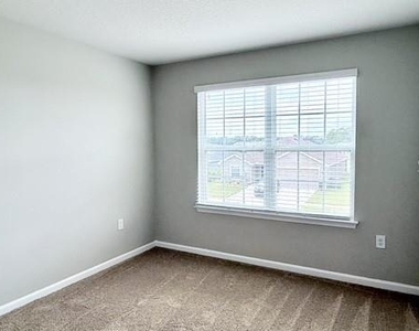 63 Berlin Avenue - Photo Thumbnail 24