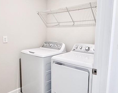 63 Berlin Avenue - Photo Thumbnail 30