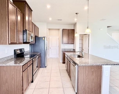 63 Berlin Avenue - Photo Thumbnail 6