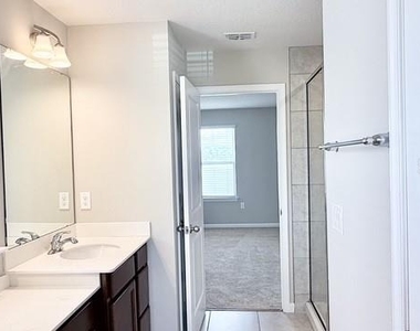 63 Berlin Avenue - Photo Thumbnail 19