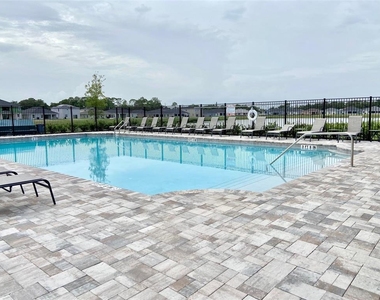 63 Berlin Avenue - Photo Thumbnail 27