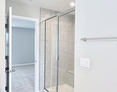 63 Berlin Avenue - Photo Thumbnail 18