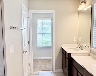 63 Berlin Avenue - Photo Thumbnail 16