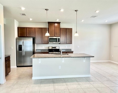 63 Berlin Avenue - Photo Thumbnail 4