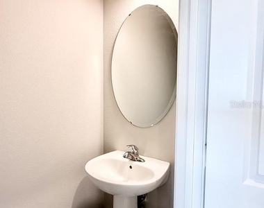63 Berlin Avenue - Photo Thumbnail 9