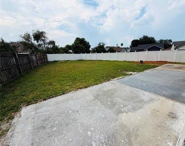 12040 Blackheath Circle - Photo Thumbnail 20