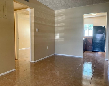 525 Conway Road - Photo Thumbnail 5