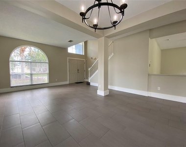 4115 Andover Cay Boulevard - Photo Thumbnail 3