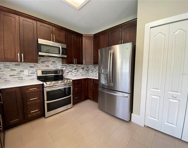 4115 Andover Cay Boulevard - Photo Thumbnail 12