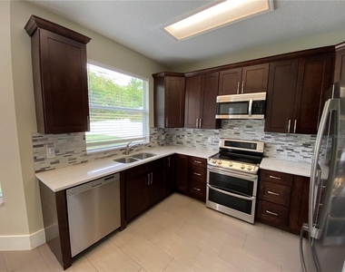 4115 Andover Cay Boulevard - Photo Thumbnail 11