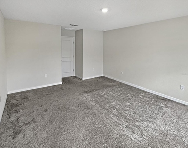 5012 Blue Hammock Court - Photo Thumbnail 10
