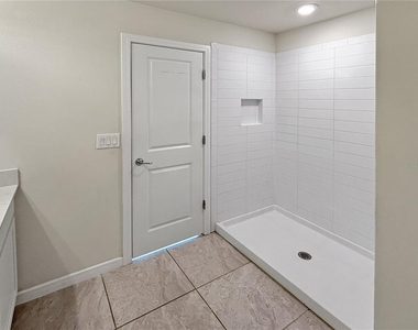 5012 Blue Hammock Court - Photo Thumbnail 12