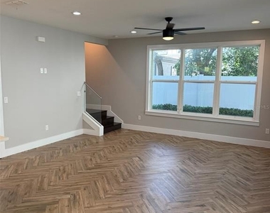 521 Peachtree Road - Photo Thumbnail 2