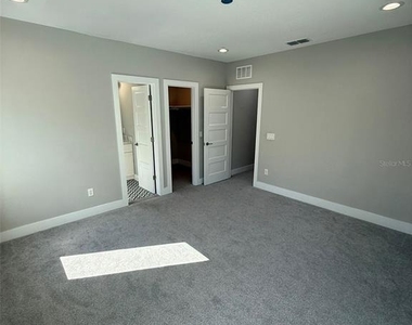 521 Peachtree Road - Photo Thumbnail 7