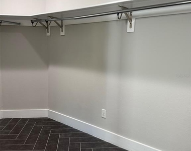 521 Peachtree Road - Photo Thumbnail 12