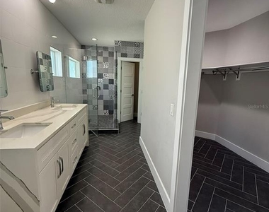 521 Peachtree Road - Photo Thumbnail 11