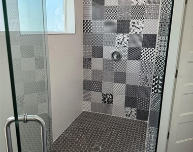 521 Peachtree Road - Photo Thumbnail 9