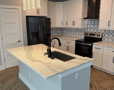 521 Peachtree Road - Photo Thumbnail 5