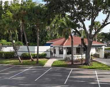 4702 Sutton Terrace - Photo Thumbnail 29