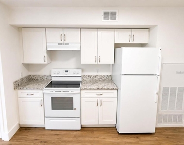 4702 Sutton Terrace - Photo Thumbnail 7