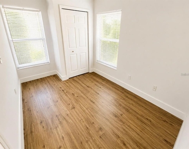 4702 Sutton Terrace - Photo Thumbnail 24