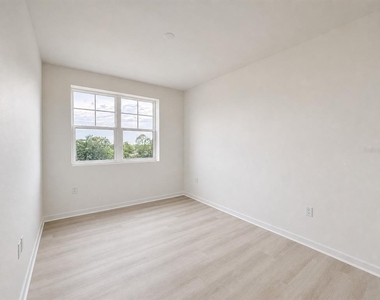 5563 Millenia Park Boulevard - Photo Thumbnail 13