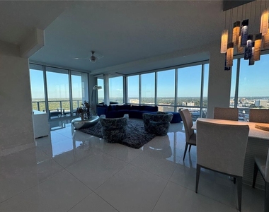 150 E Robinson Street - Photo Thumbnail 10