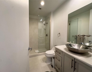 150 E Robinson Street - Photo Thumbnail 42