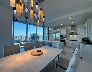 150 E Robinson Street - Photo Thumbnail 12