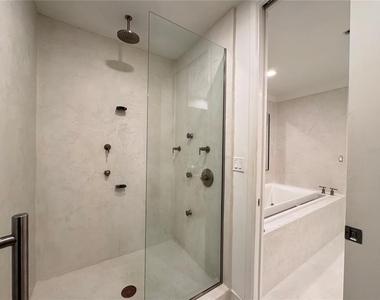150 E Robinson Street - Photo Thumbnail 39