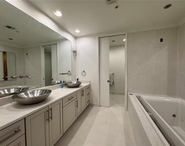 150 E Robinson Street - Photo Thumbnail 37