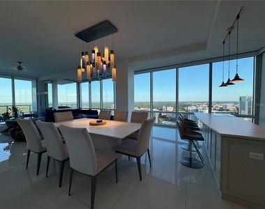 150 E Robinson Street - Photo Thumbnail 9