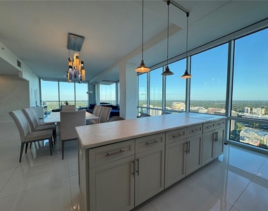 150 E Robinson Street - Photo Thumbnail 7