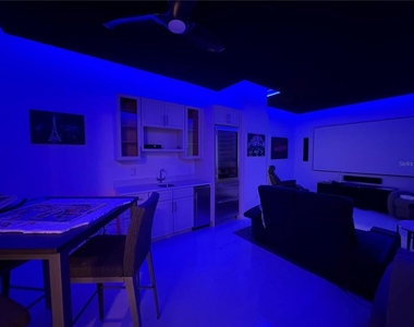 150 E Robinson Street - Photo Thumbnail 27