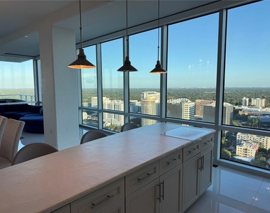 150 E Robinson Street - Photo Thumbnail 8