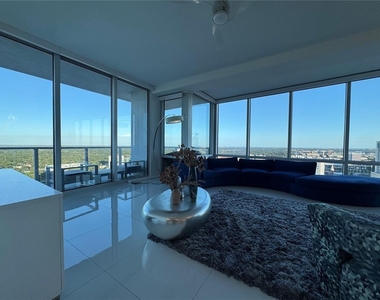 150 E Robinson Street - Photo Thumbnail 15