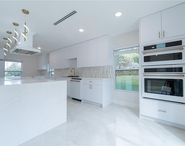 2721 Ingeborg Court - Photo Thumbnail 11