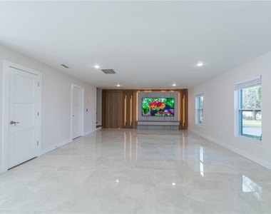 2721 Ingeborg Court - Photo Thumbnail 15