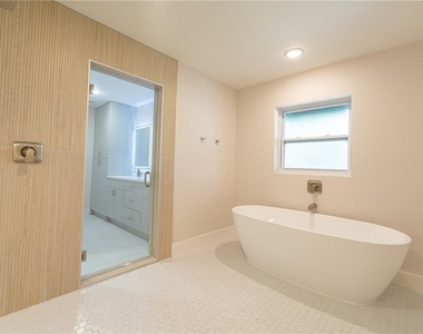 2721 Ingeborg Court - Photo Thumbnail 30