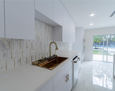 2721 Ingeborg Court - Photo Thumbnail 5