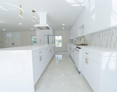 2721 Ingeborg Court - Photo Thumbnail 10